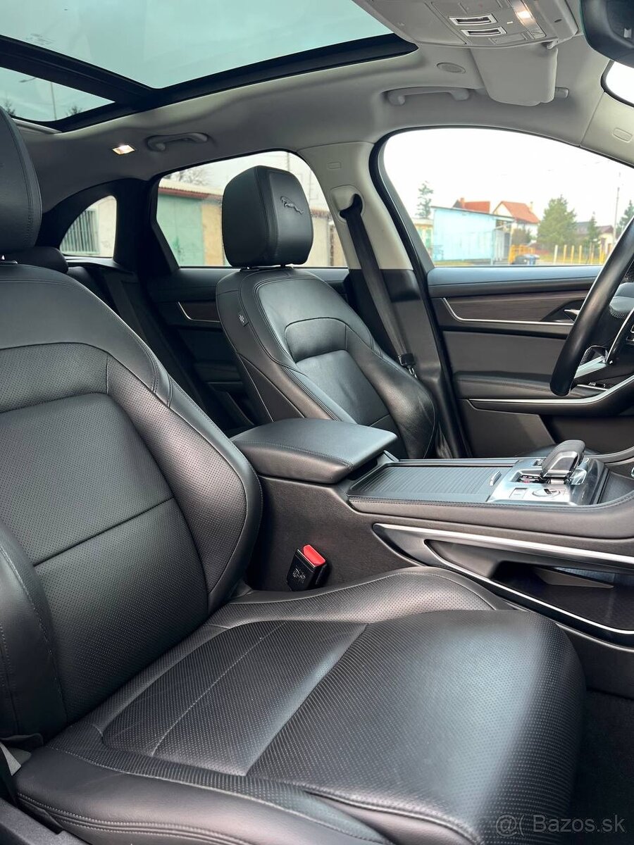 JAGUAR F-PACE 2.0 TURBO 184 kW 2021 MAXIMÁLNÍ VÝBAVA SERVIS - 14