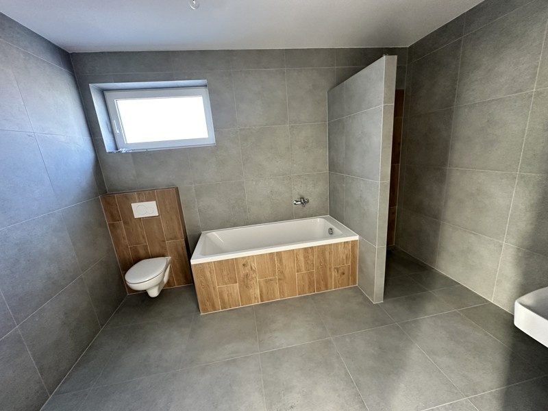 4 izbový rodinný dom 118 m2 na pozemku 719 m2, Sládkovičovo - 14