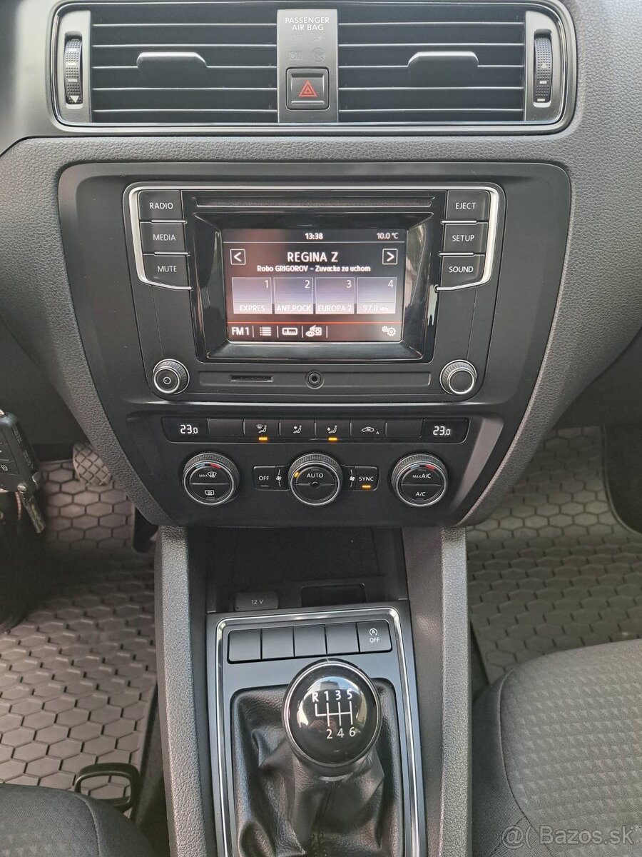 Volkswagen Jetta 1.2 TSI Comfortline - 14