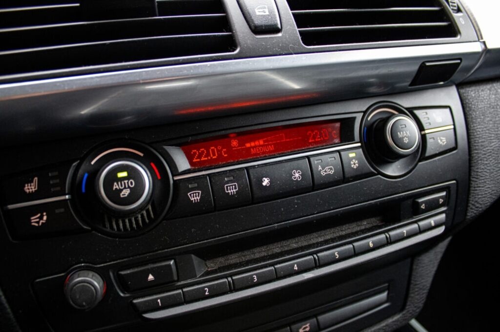 BMW X5 xDrive40d PO ROZVODOCH - 14