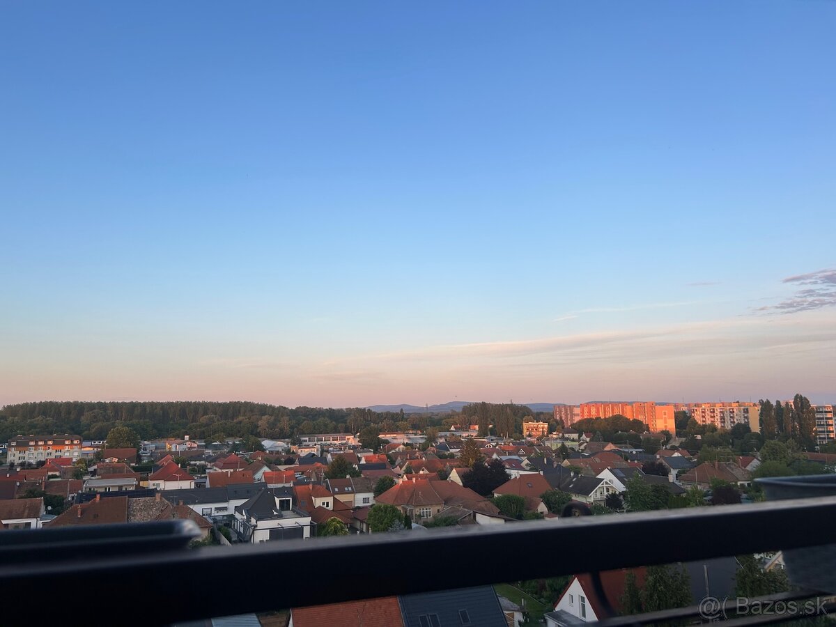 ELADÓ - 3 szobás lakás - 14