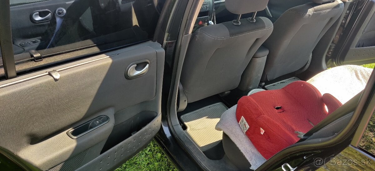 Renault Megane grandtour - 14