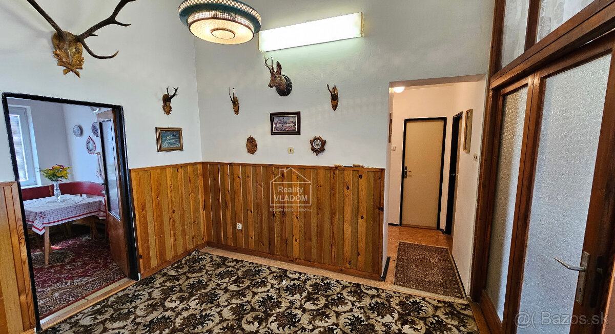 Veľký rodinný dom s veľkým pozemkom na ul. M. Uhra. - 14