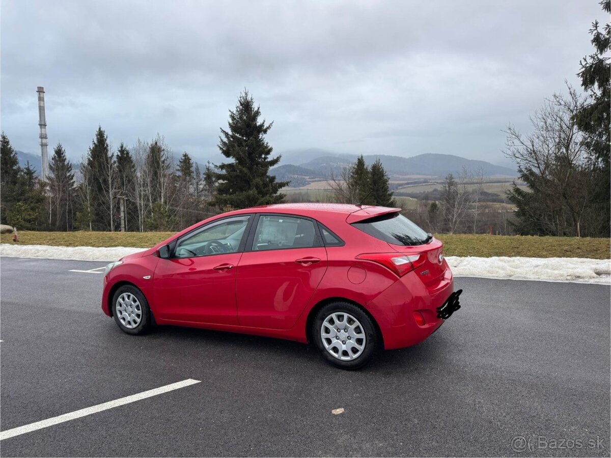 Hyundai i30 Hatchback 1.6 MPI Benzín, 88kW - 14