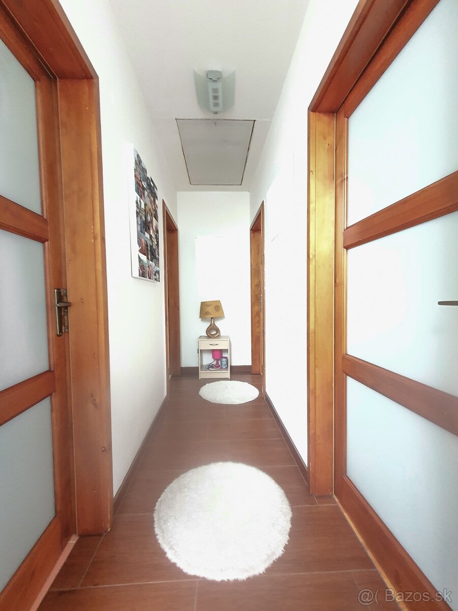 Komfortný dvojpodlažný rodinný dom - 14