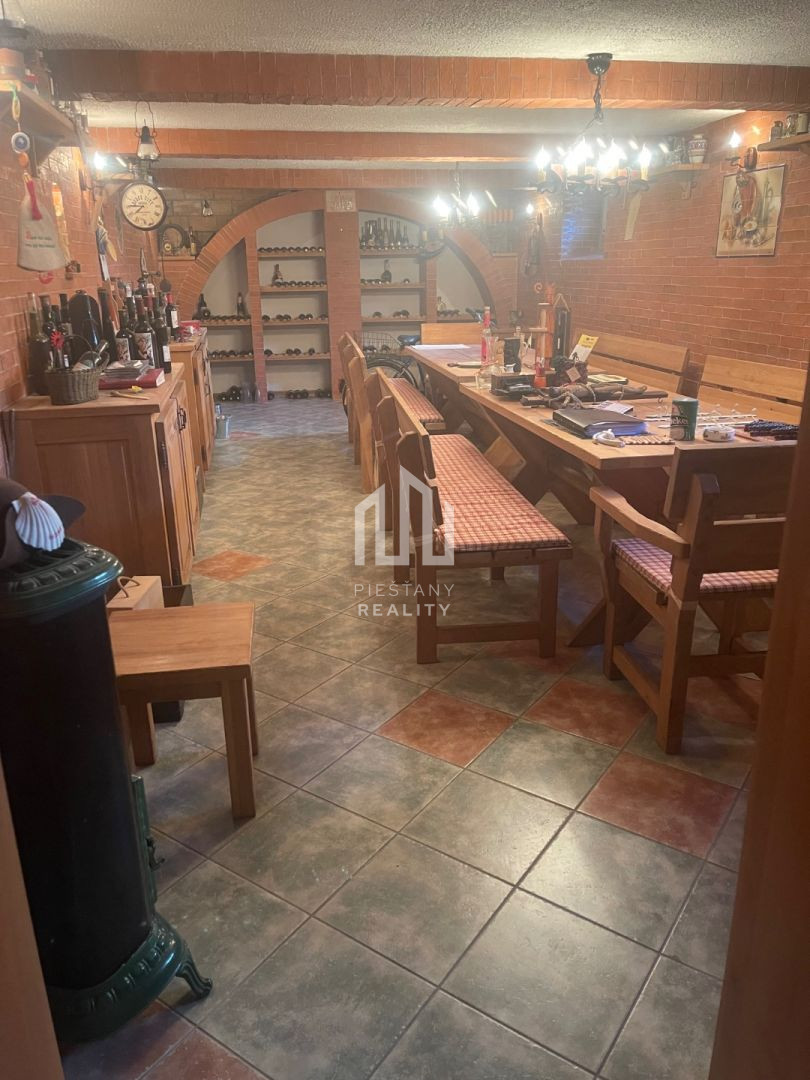 NA PRENÁJOM exkluzívna nehnuteľnosť v centre mesta Piešťan - 14