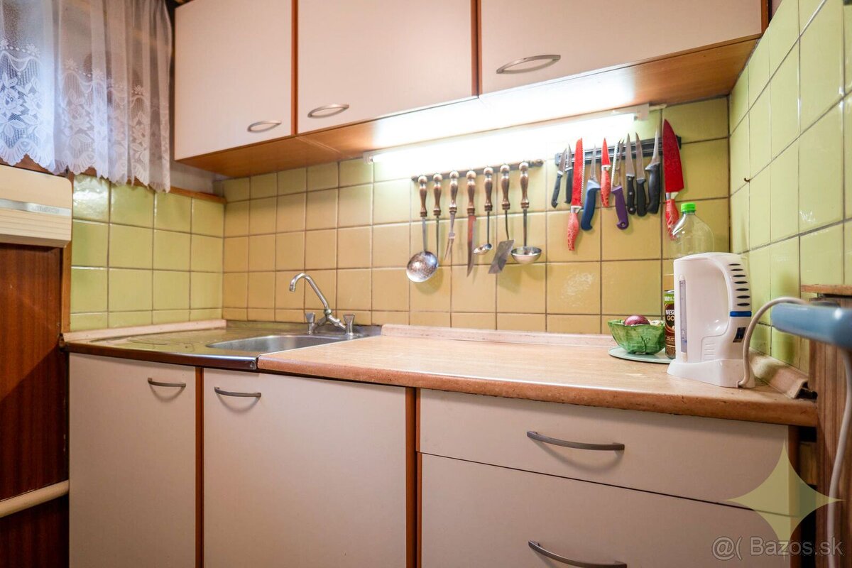 Predaj útulnej, murovanej rekreačnej chaty v tichej časti Du - 14