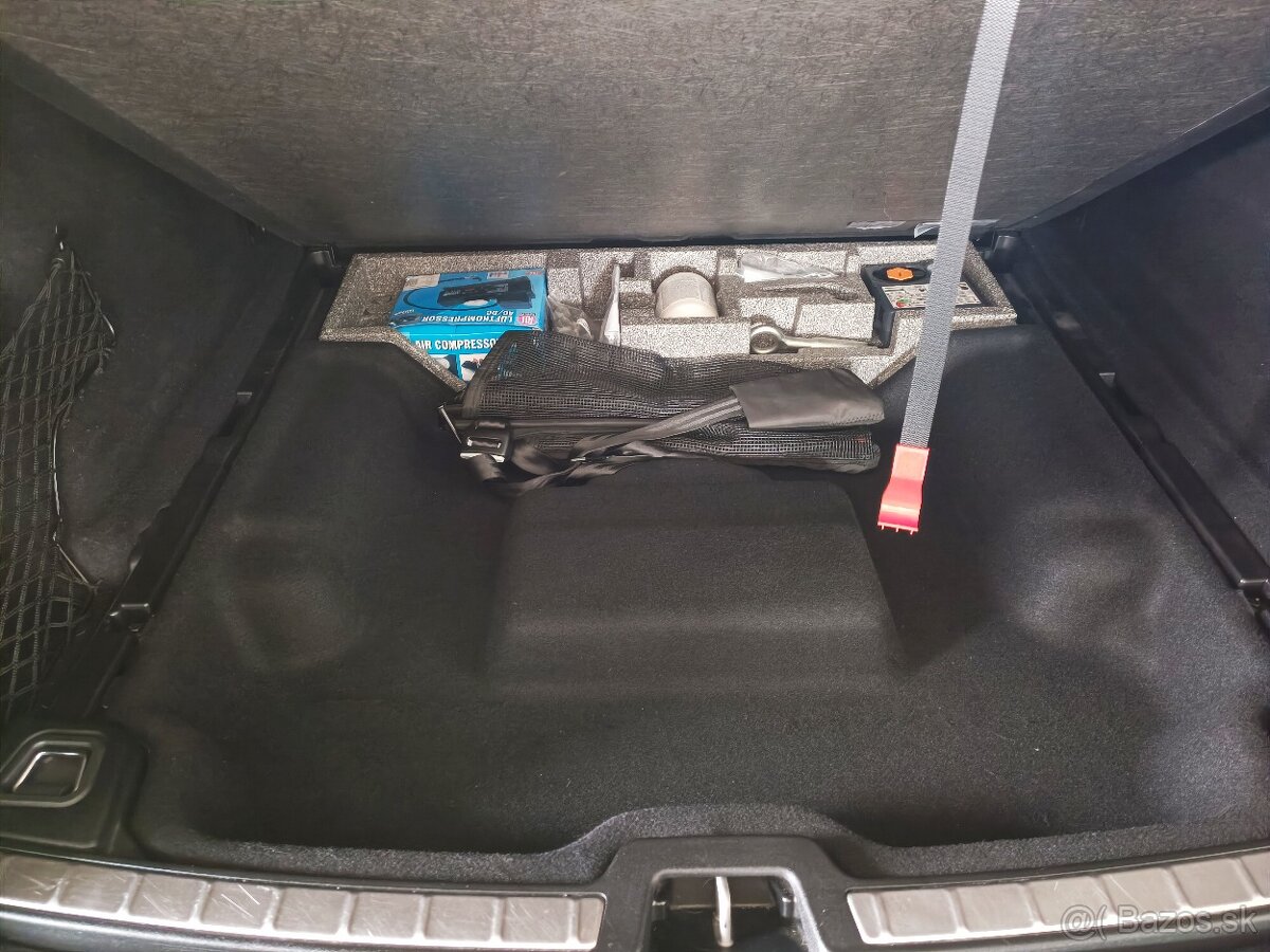 Volvo XC60 D4 Inscription A/T R-Design DO KONCA FEBRUÁRA - 14