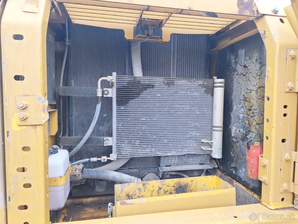 KOMATSU PC 240 LC-8 - 14