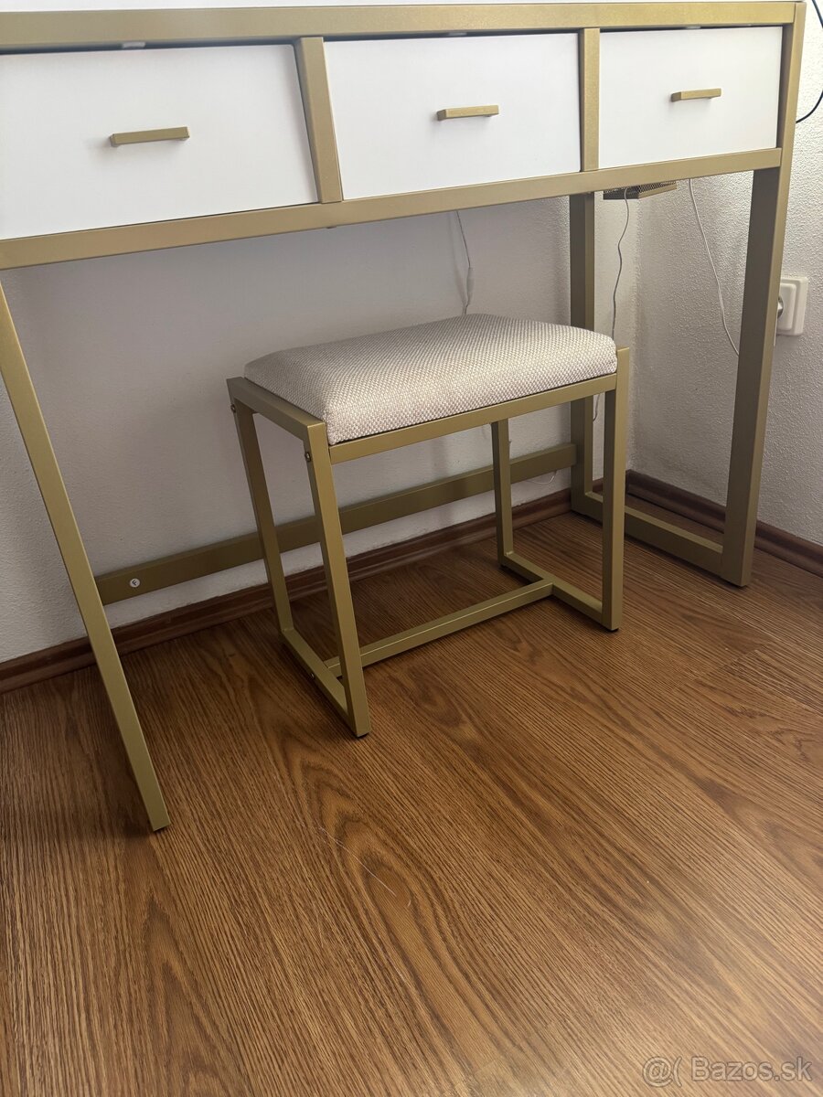 Toaletný stolík - 14