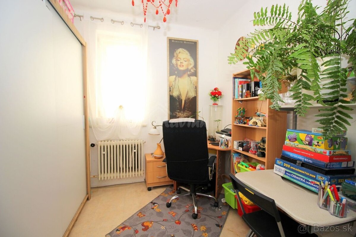 PREDAJ 4 izb DOM s garážou a poz. 992m2 obec Krásno - 14