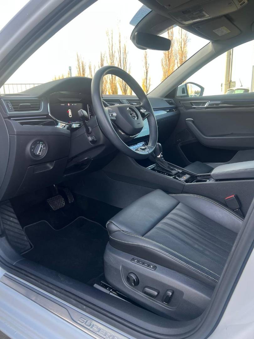 Škoda Superb Combi 2.0 TDI SCR L&K DSG - 14