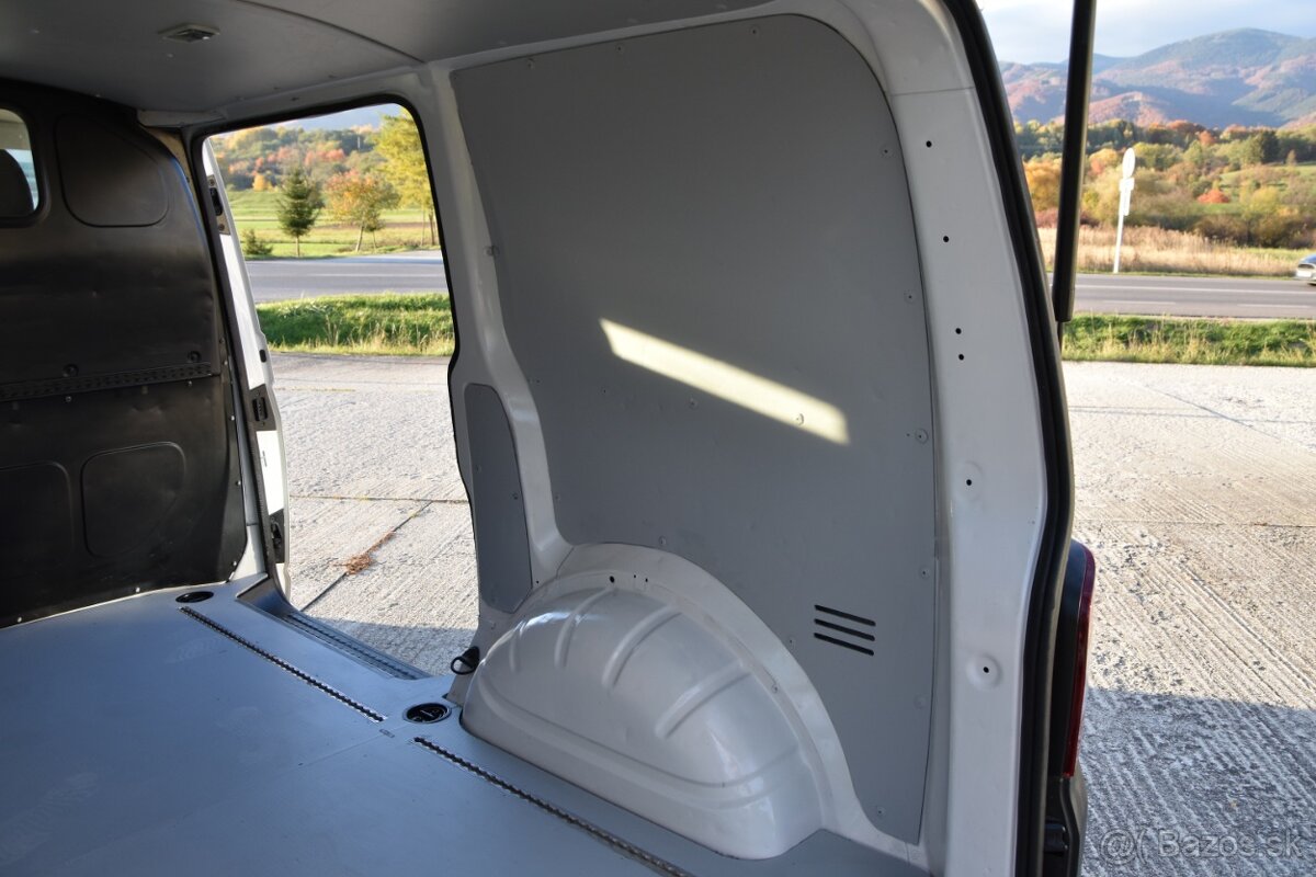Volkswagen T5 Transporter 2,0TDi, 75kW, M5, 4d. 3.Miestne - 14