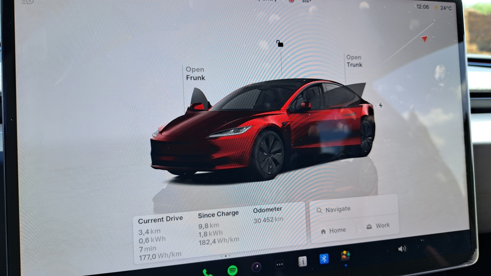 Tesla Model 3 Highland Long Range AWD - 14