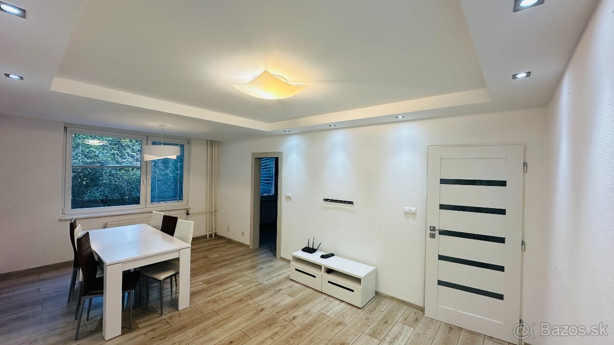 Veľký 3izbový byt v úplnom centre mesta - 14