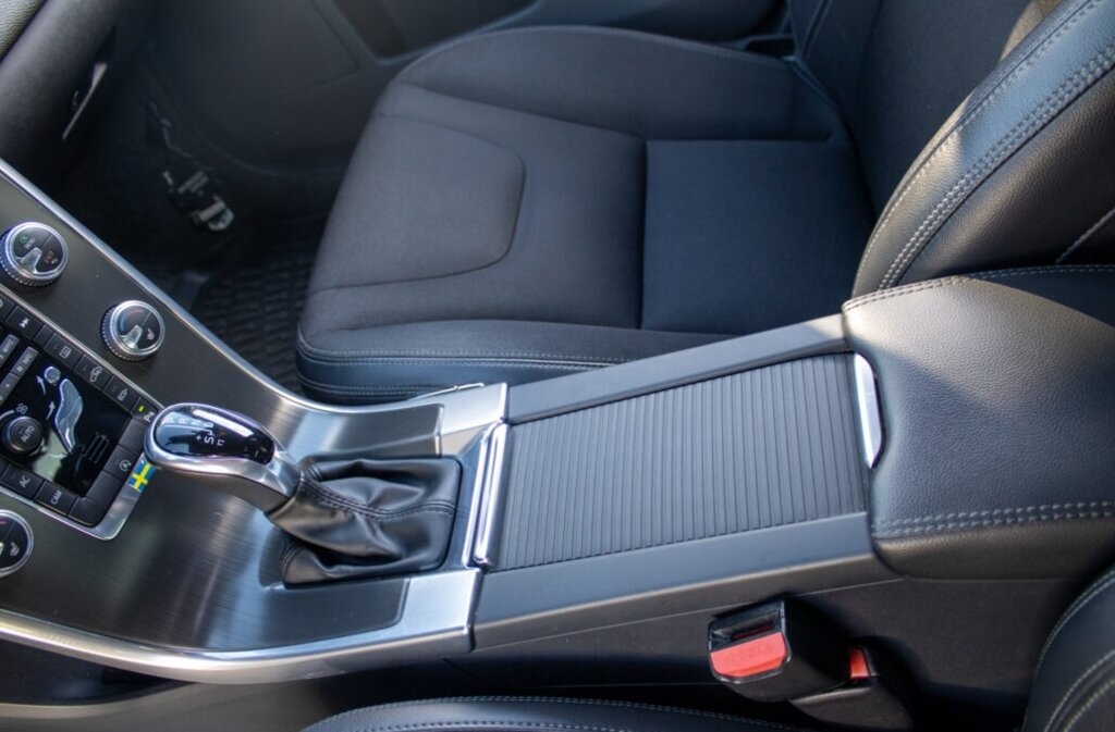 VOLVO XC60 (2015) - 14