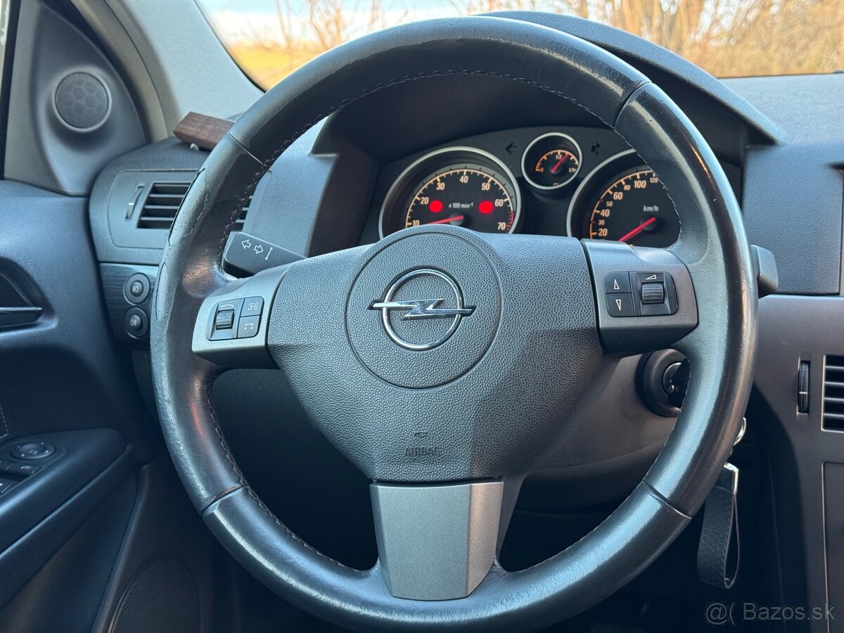 Opel Astra H GTC 2.0 TURBO - 14