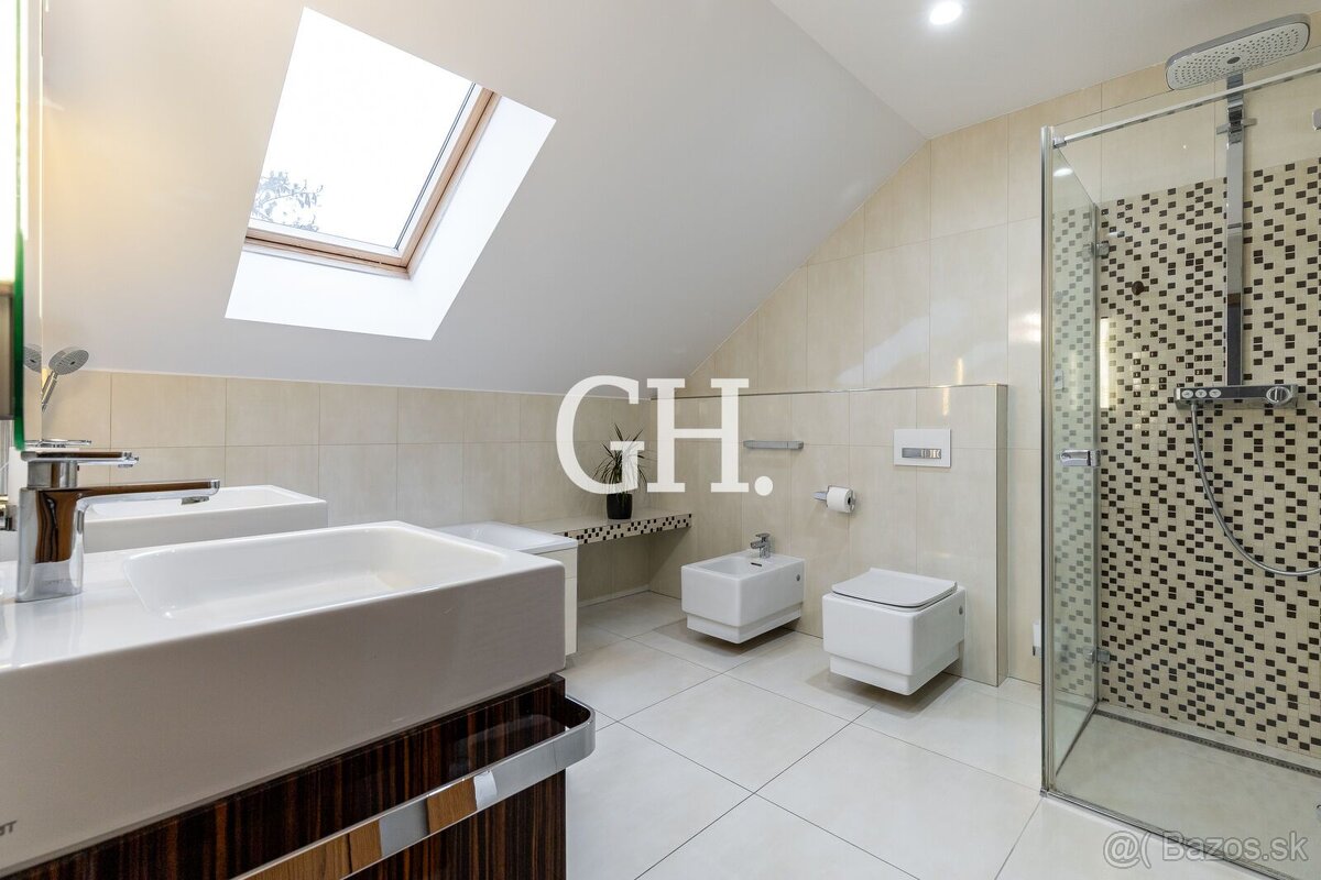 KOMPLEXNÝ 4-IZBOVÝ RD | Ľudvikov Dvor | Moderne zariadený | - 14