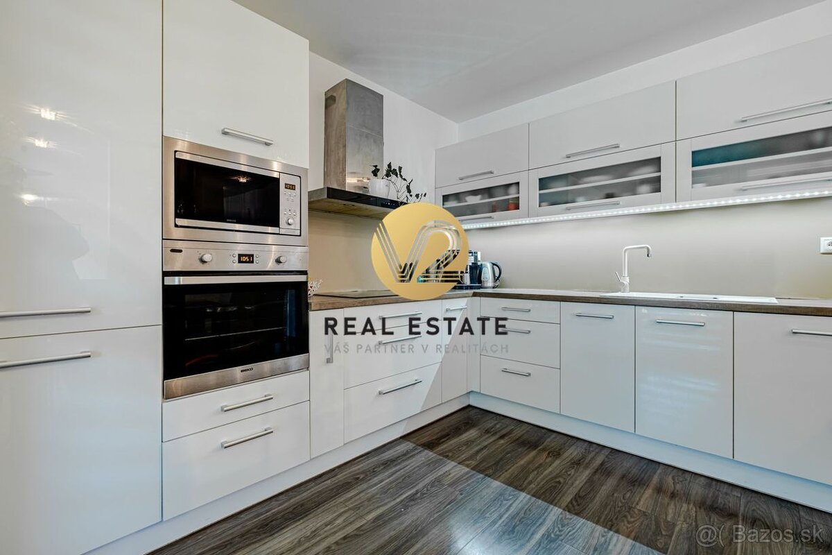 NA PREDAJ 5I RODINNÝ DOM S BAZÉNOM, 10 MIN DO CENTRA NITRY - 14