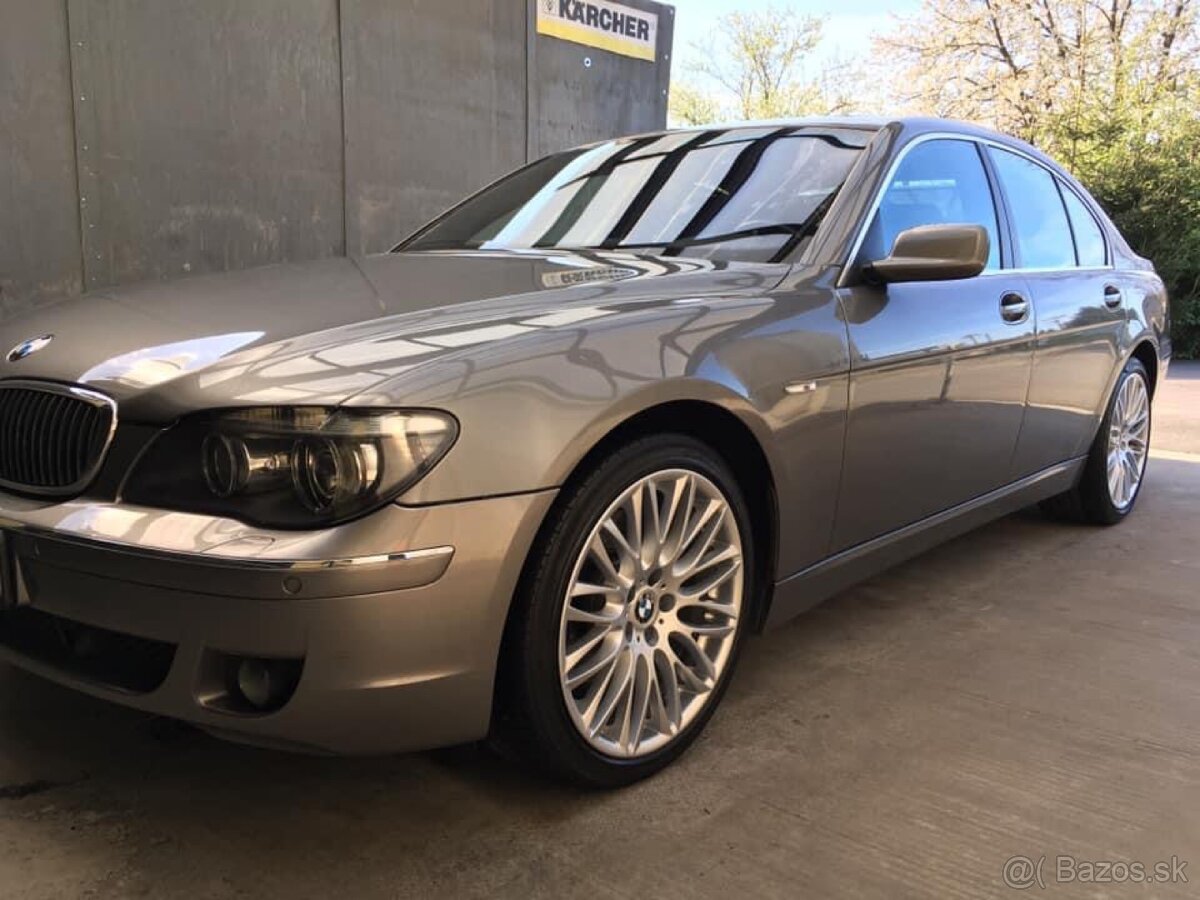 BMW 750i - 14