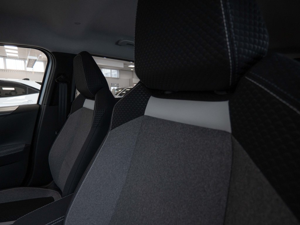 Opel Frontera GS HYBRID 48V 145k e-DCT6 - 14