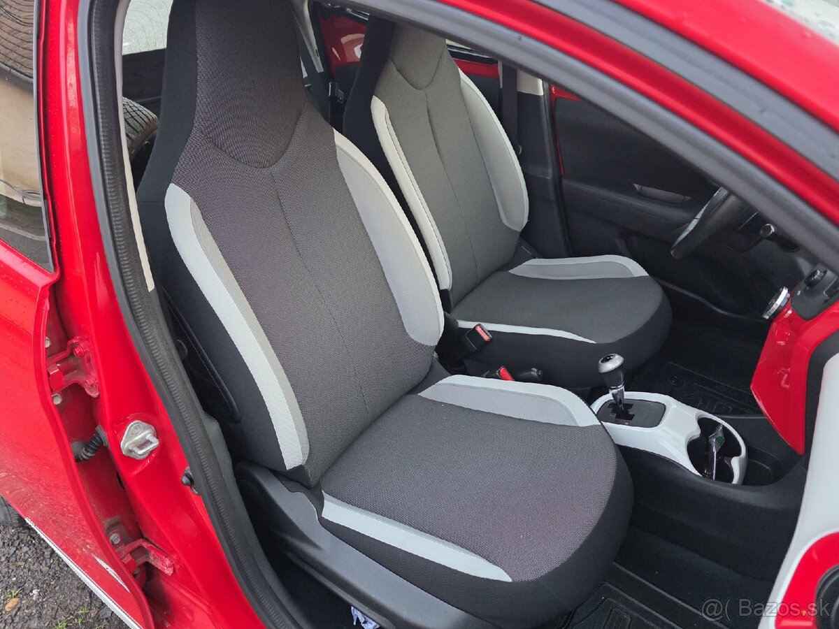 Toyota Aygo AUTOMAT / Benzín / 79 tisíc KM / 2015 - 14