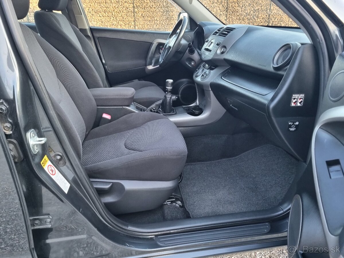 TOYOTA RAV4 2,2D4D 4x4 - 14