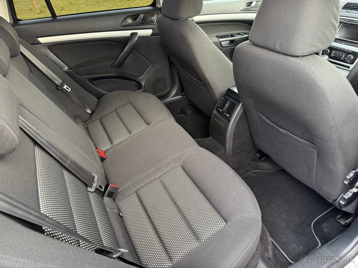 Škoda Octavia Combi II 2.0 TDI CR 4x4 SCOUT - 14
