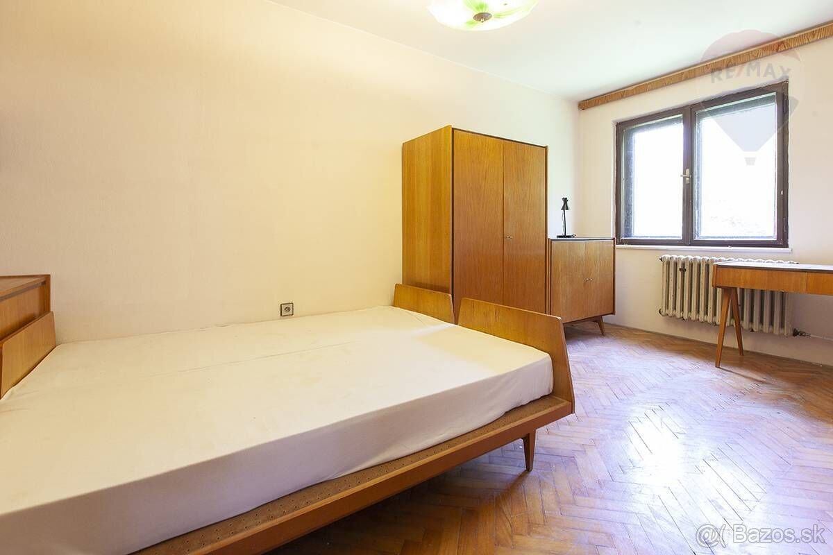 NA PREDAJ: Rodinný dom s veľkým pozemkom (6800 m2) a nádhern - 14