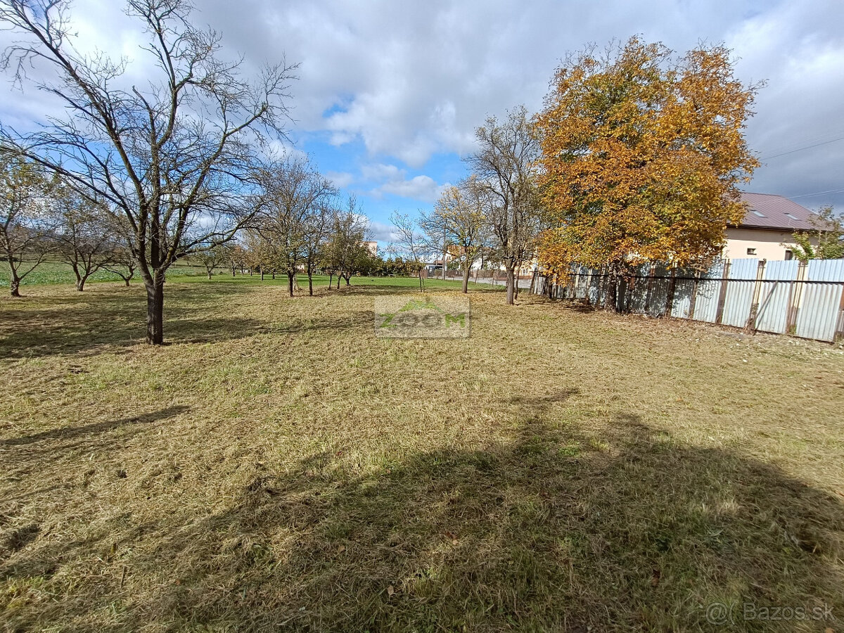 Bystré – slnečný, rovinatý pozemok s hosp. budovou, 872 m2 - 14