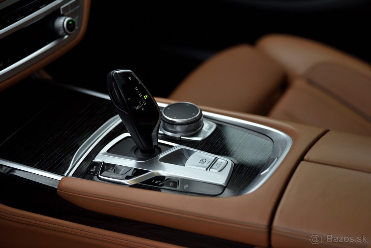 BMW Rad 7 740 xDrive - 14