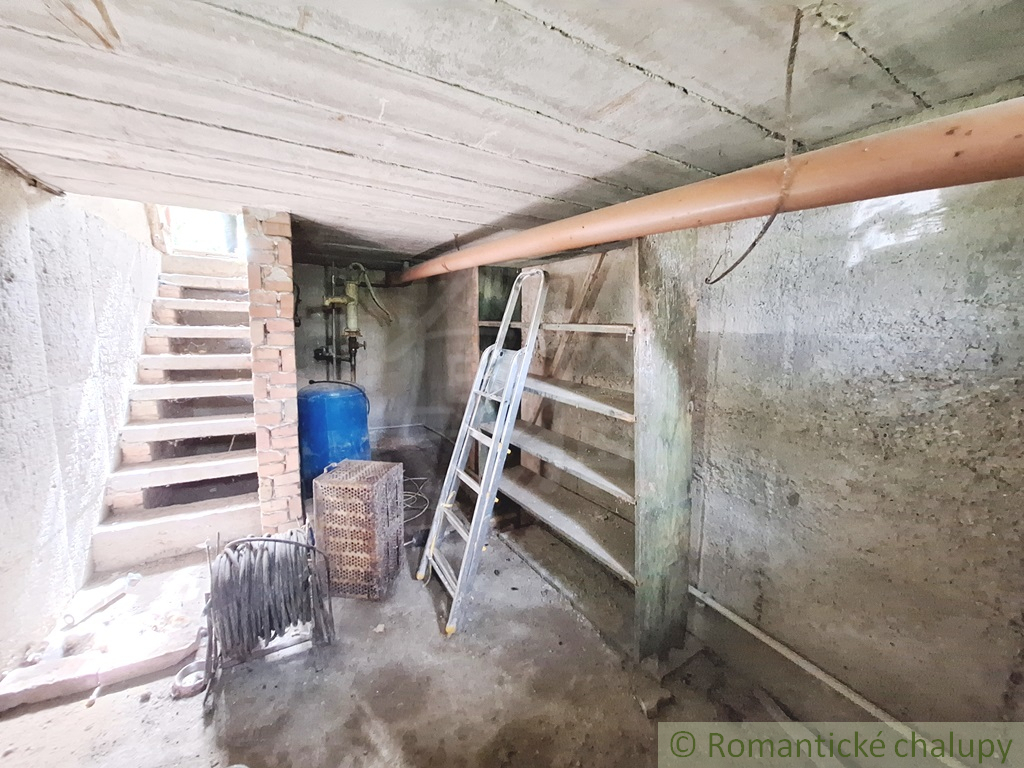 Pôvodný dvojizbový rodinný dom na chalupu v kľudnej časti - 14