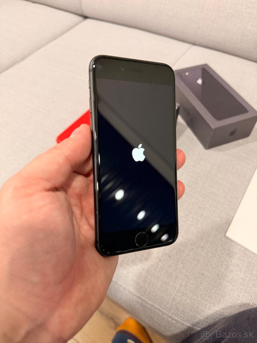 iPhone 8, 64GB Space Gray - 14