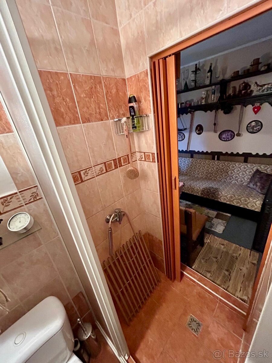 Na predaj celoročne obývateľná chatka Kvitnúci ostrov - 14