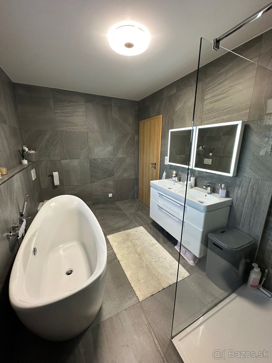 RODINNÝ DOM V CENTRE RABČE - 14