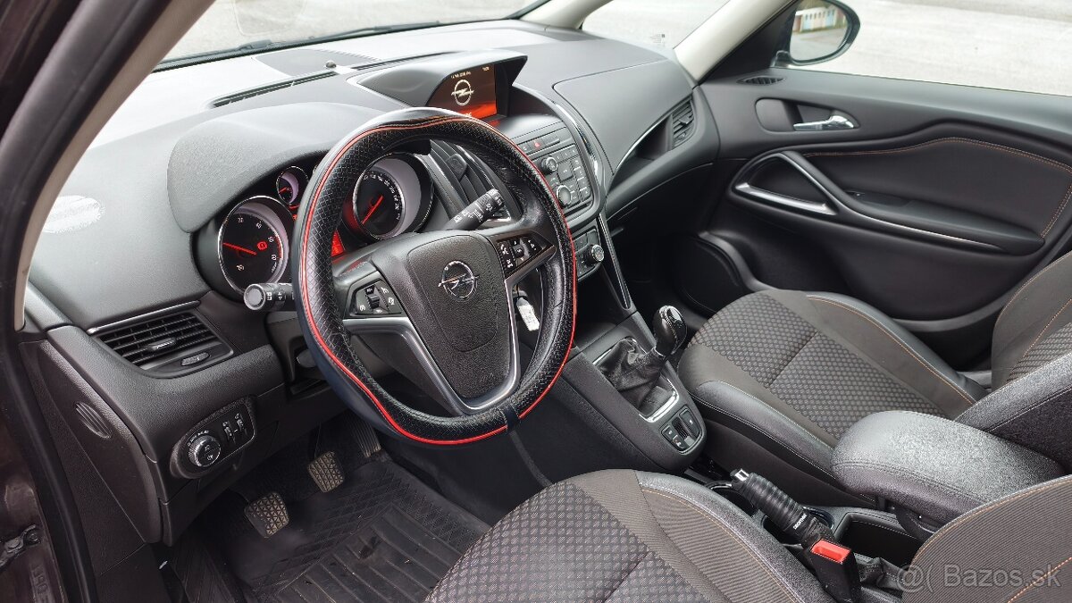 Zafira Sports Tourer - 14