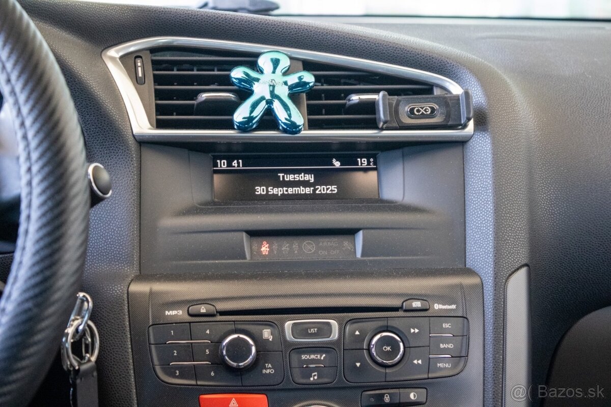 Citroën DS4 1.6 HDi, 82 kW, r.v. 2011 /AJ NA SPLATKY/ - 14