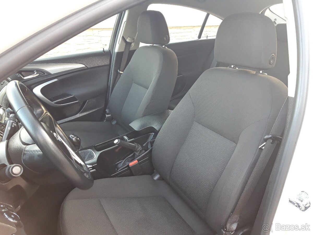 Opel Insignia benzín + plyn - 14