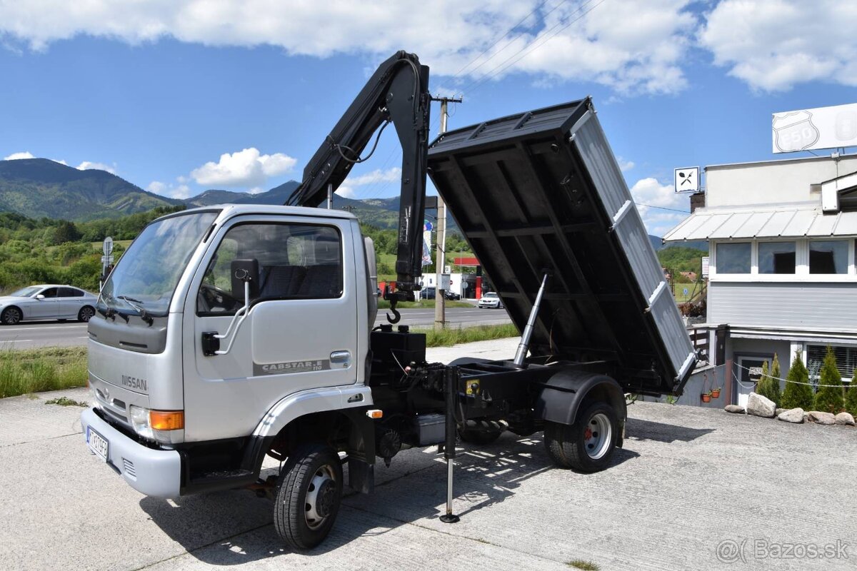 Nissan Cabstar trojstranný vykápač s rukou - 14