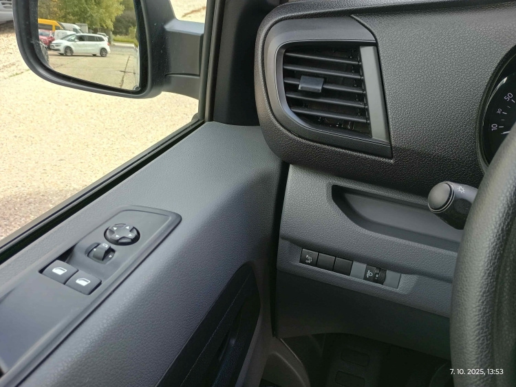 PPPeugeot Expert Combi 2.0 BlueHDi 145, L2, 106kW - 8 miest - 14