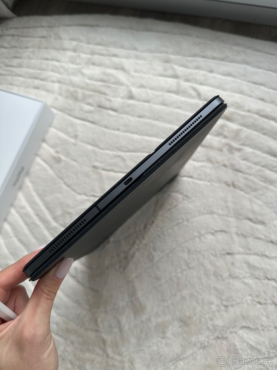 Apple iPad Pro 128GB - 14