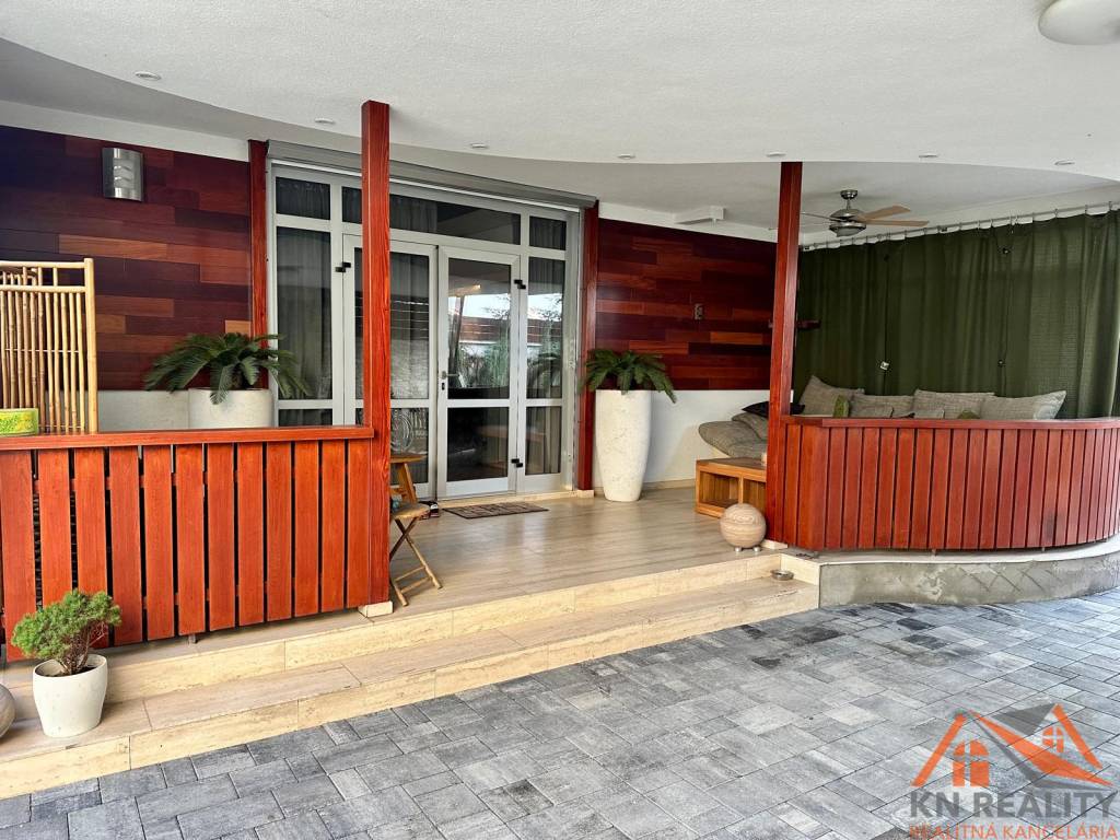 Rodinný dom s krytou terasou Komárno - 14