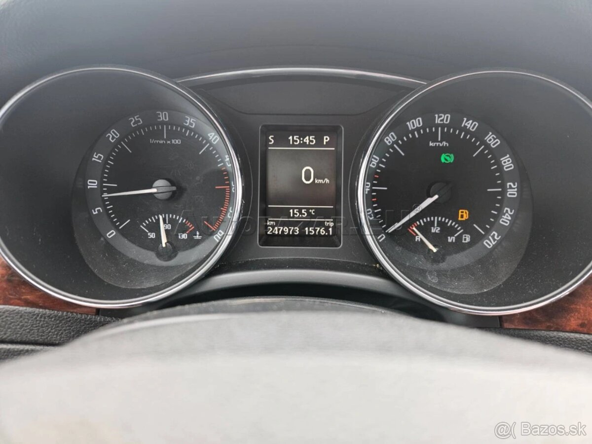 Škoda Superb Combi 2.0 TDi CR DSG Elegance, SR, 2.majiteľ - 14