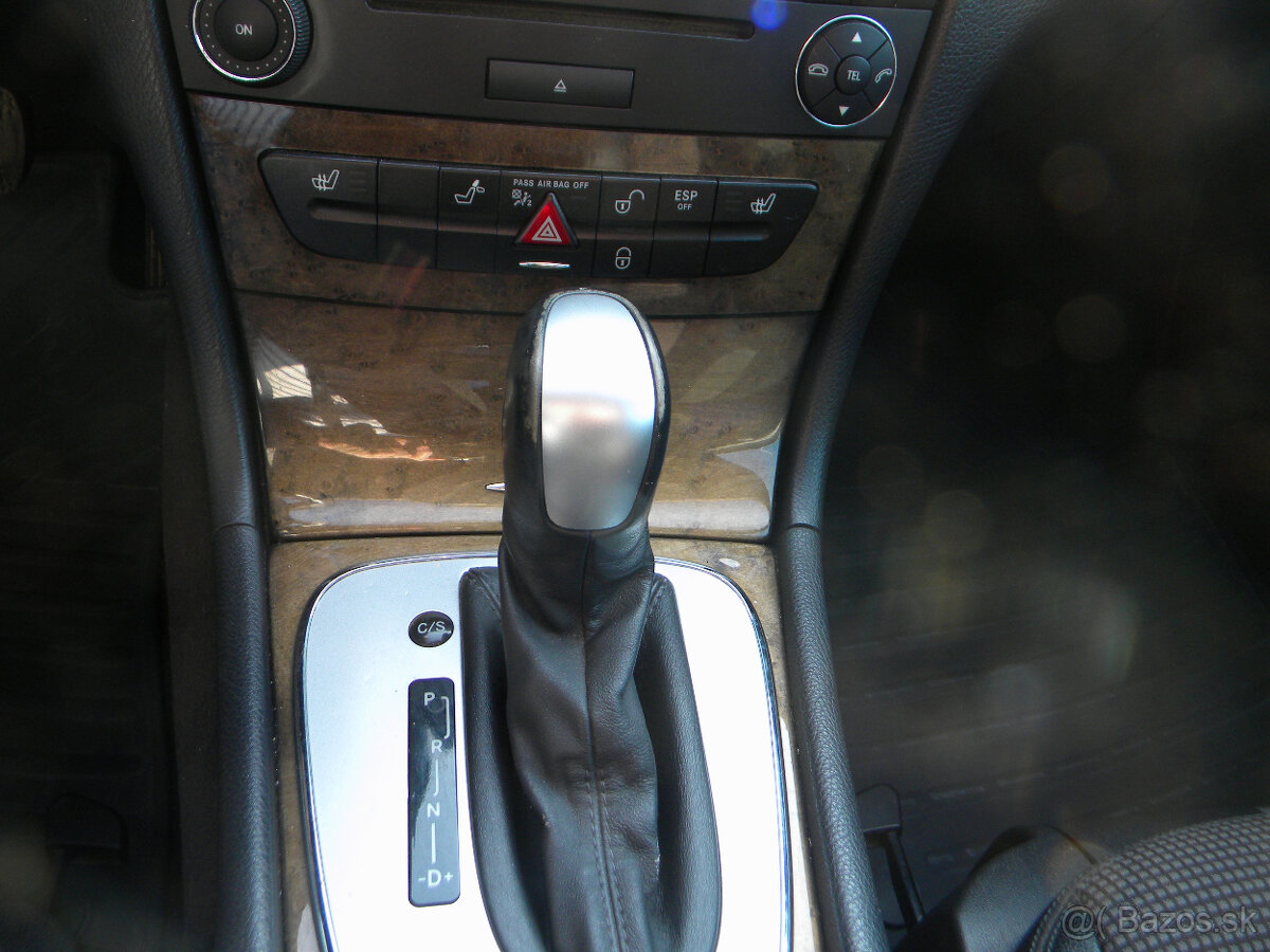 Mercedes-Benz E trieda 320 CDI A/T 7 ,165 KW. - 14