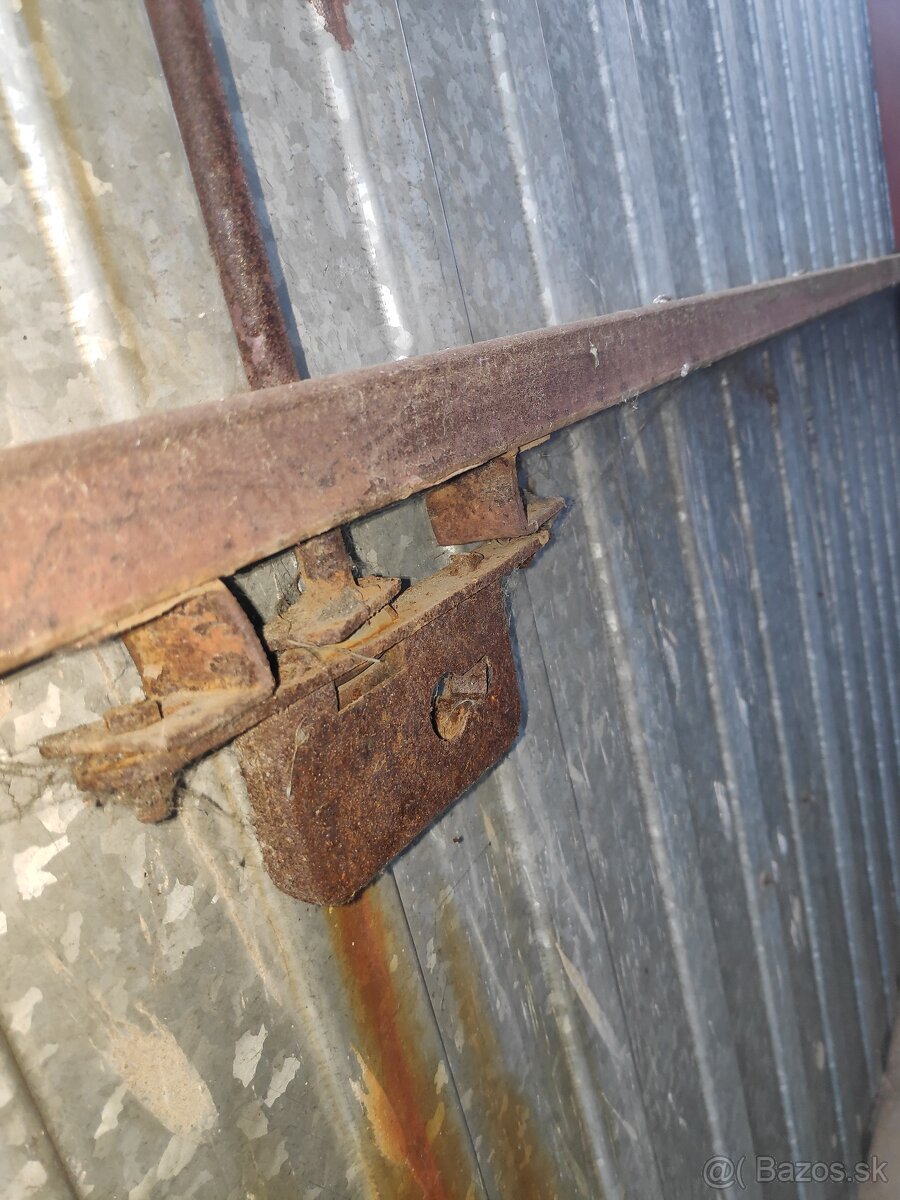 Predám nábytok, PVC rúru a garážovú bránu - 14