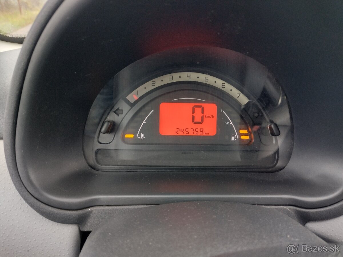 Citroen C3 rok 2004 Nová STK-EK - 14