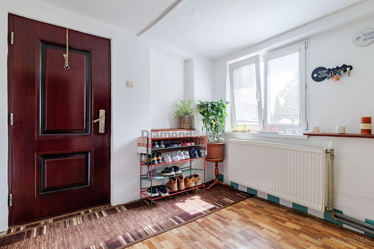 Ponúka na predaj RD Valaliky - 14