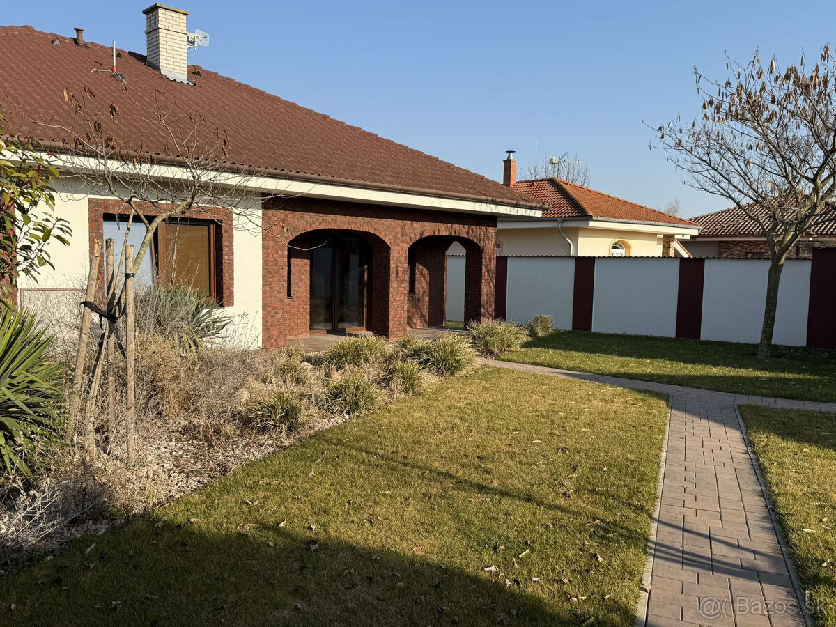 Útulný dom s rodinnou atmosférou - 14