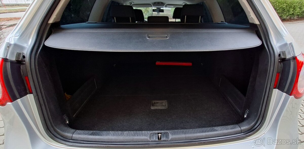 Predám Volkswagen Passat b6 Combi 2.0 Tdi 103Kw R.V.2009 - 14