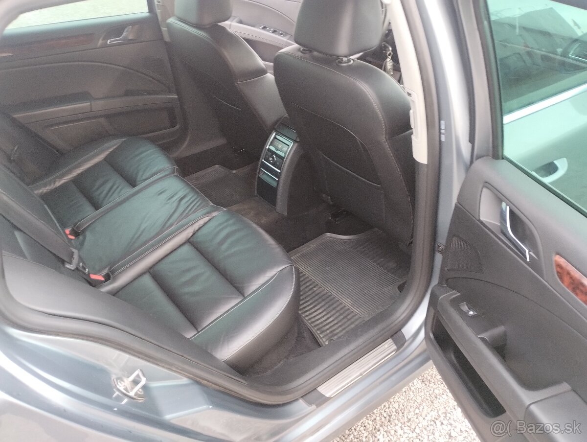 Škoda Superb Combi 2.0 TDI CR 170k Elegance DSG - 14